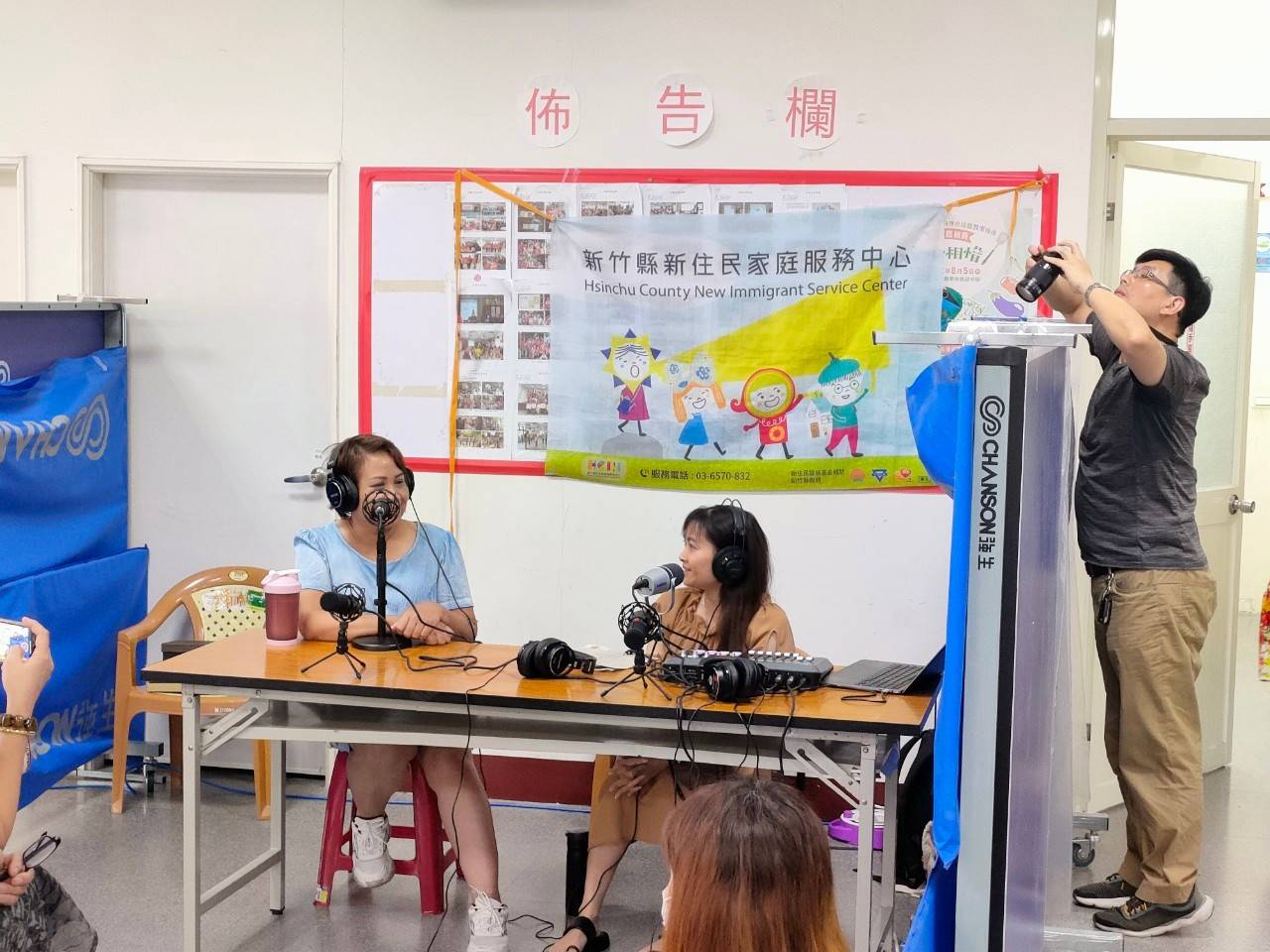 黃瑞仁老師的行動錄音室，讓學員親自錄音做節目