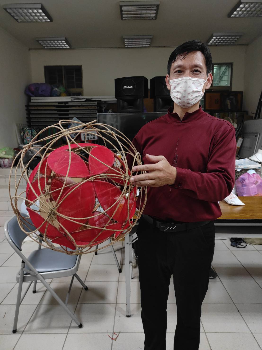 竹雕藝術家林祥順老師還原傳統滾燈的製作