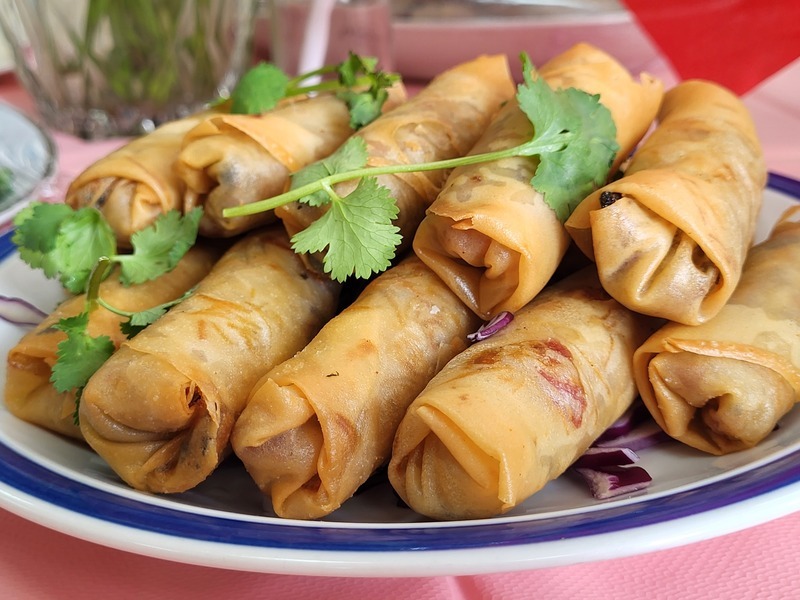 潤餅與炸春捲可以說是「親戚但不同路」！（圖：中央社）