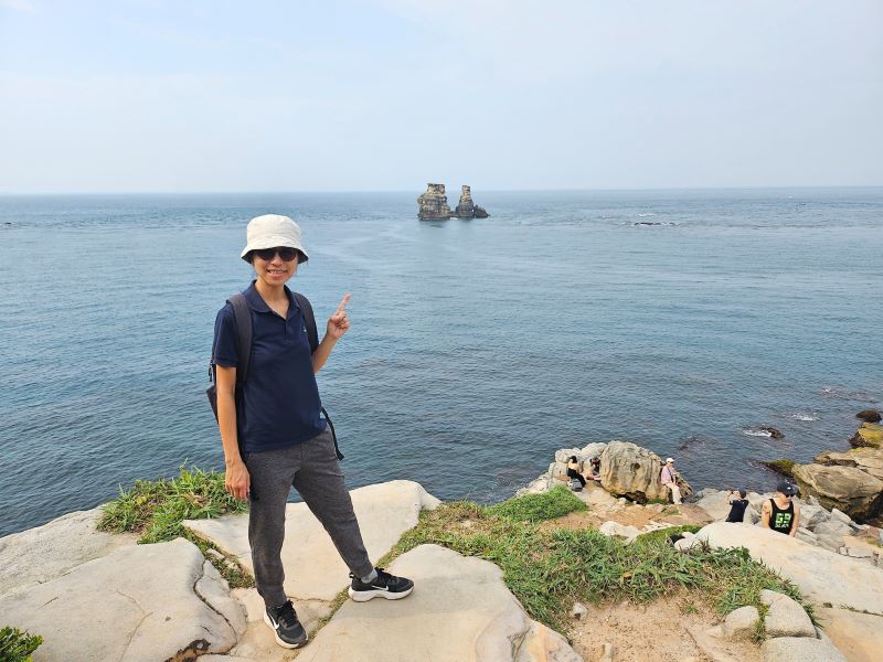 「金山海岸三大奇景」之燭臺雙嶼(阿東拍攝)