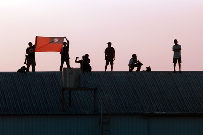民眾爭睹民雄戰備跑道戰機起降