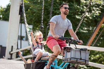 騰逸2018年新款折疊電動自行車，強調體積一般大小，但乘載量更大。(王艾婷提供)