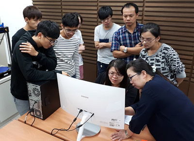 元智大學工管系研究團隊平日研究狀況。(周金枚提供)