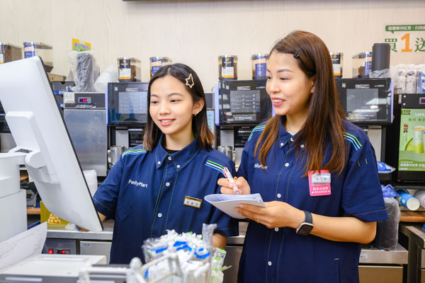 Quỹ Phúc lợi xã hội Sai Trân Châu hợp tác với FamilyMart cung cấp môi trường làm việc thân thiện cho Tân di dân