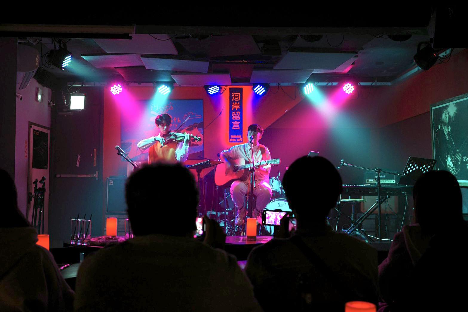 Gặp gỡ con em Việt Nam tại Đài Loan- ca sĩ kiêm nhạc sĩ Lý Ngạn Phong (phần 1)